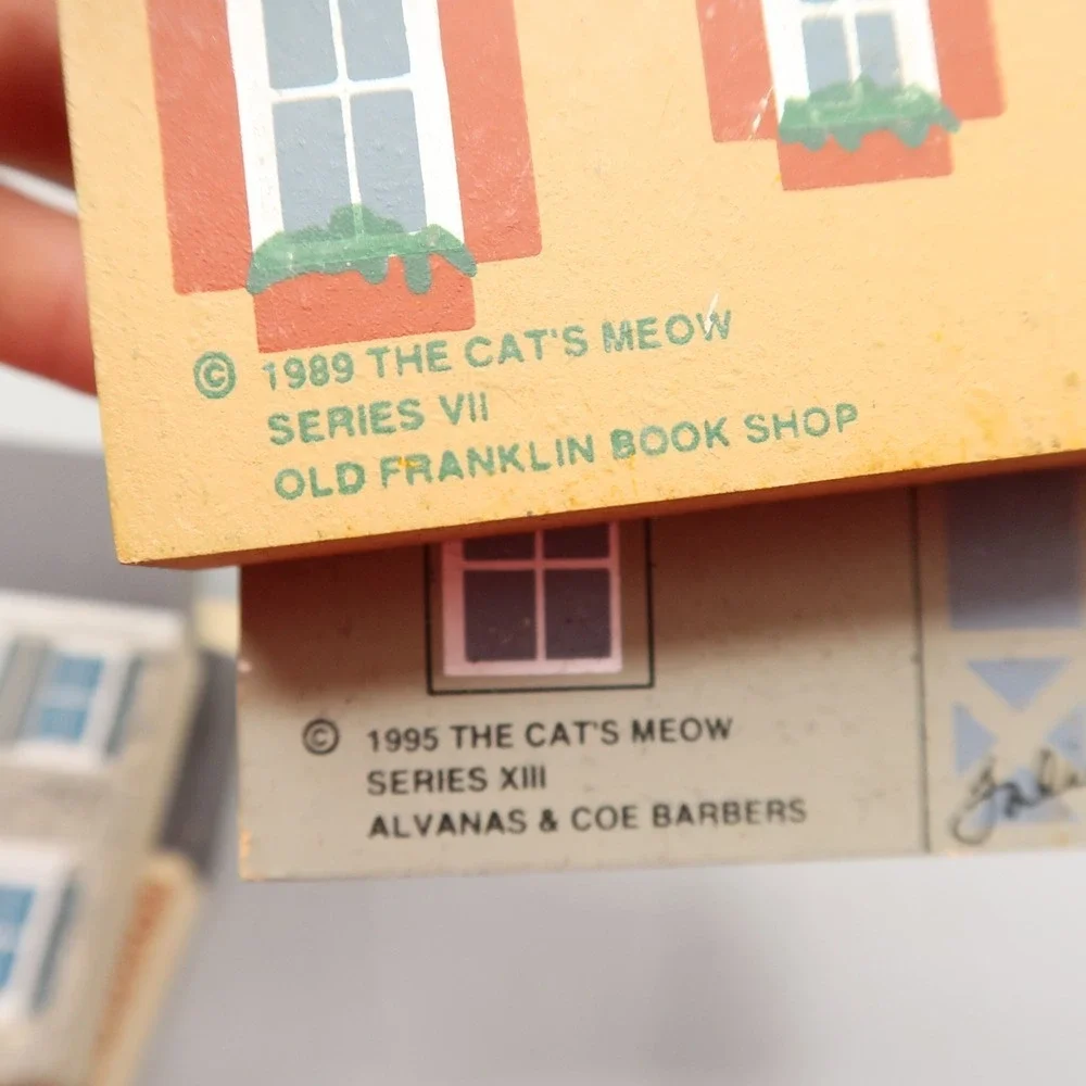 The Cat's Meow Lot Of Wooden Houses 80s 90s Cottage Core Vintage School Book str